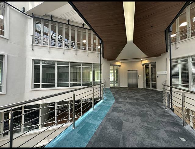 947M² OFFICE TO LET IN SANDTON CENTRAL